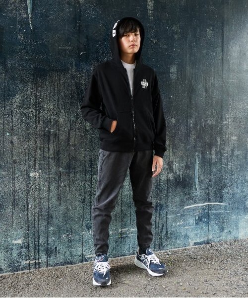 GLAZOS（グラソス）の「【大人向けサイズあり】ストレッチデニム・ジョガーパンツ（その他パンツ・キッズ・ライトブルー/ブラック/インディゴブルー・140cm/150cm/160cm/170cm）」の4枚目の写真