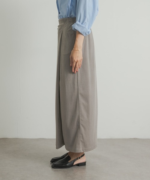 URBAN RESEARCH DOORS(アーバンリサーチドアーズ)の「ベロアコールストレートスカート(スカート・レディース・グレー/ブラック・MEDIUM)」の22枚目の写真