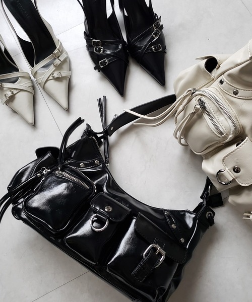me+em select(ミームセレクト)の「【 ショルダーにできる2WAY 】 4アウトポケットワンハンドルショルダーバッグ / 4 outpocket onehandle shoulder bag(ショルダーバッグ・レディース・ブラック/アイボリー/カーキ・FREE)」の8枚目の写真