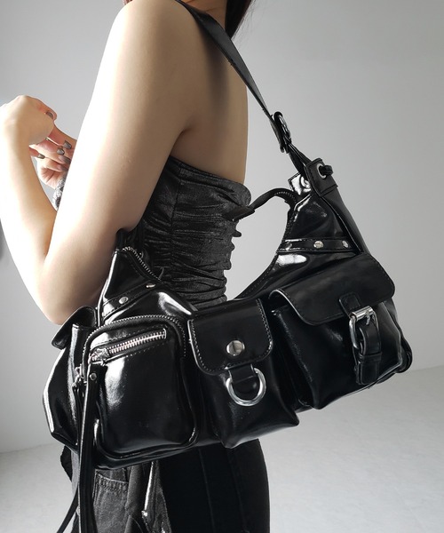 me+em select(ミームセレクト)の「【 ショルダーにできる2WAY 】 4アウトポケットワンハンドルショルダーバッグ / 4 outpocket onehandle shoulder bag(ショルダーバッグ・レディース・ブラック/アイボリー/カーキ・FREE)」の16枚目の写真