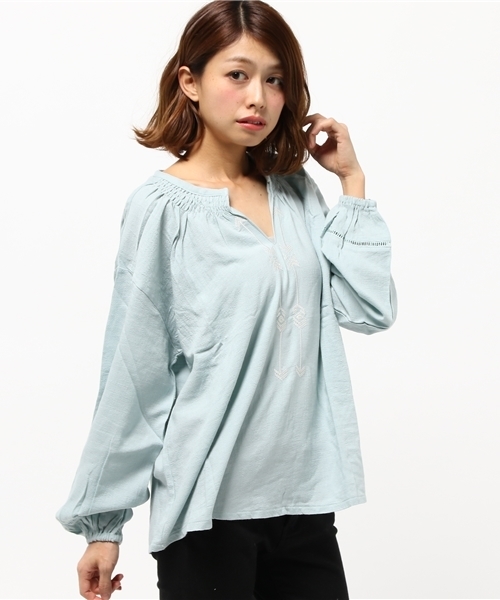 Kastane(カスタネ)の「刺繍ブラウス(シャツ/ブラウス・レディース・オフホワイト/ベージュ/サックスブルー/ブラック・FREE)」の1枚目の写真