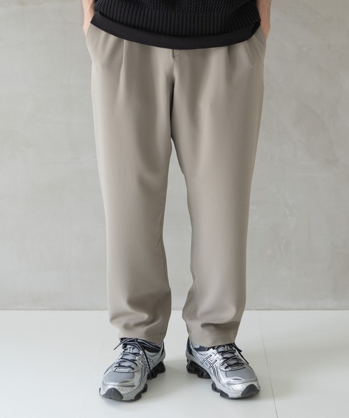 Iroquois（イロコイ）の「COMFORT TWILL 1TUCK PT  コンフォートツイル1タックテーパードパンツ（その他パンツ・メンズ・グレイッシュベージュ/ブラック/チャコールグレー・1/2/3）」の14枚目の写真