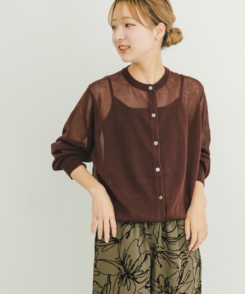 ITEMS URBANRESEARCH（アイテムズ アーバンリサーチ）の「シアークルーネックニットカーディガン（カーディガン/ボレロ・レディース・ブラウン/ホワイト系その他/グリーン系その他・FREE）」の3枚目の写真