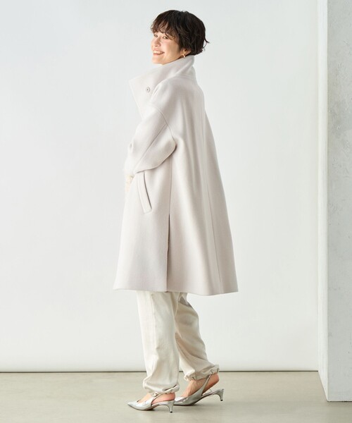 NOLLEY’S Sophi（ノーリーズソフィ）の「ショートビーバースタンドコート 24AW（その他アウター・レディース・ネイビー/グレイッシュベージュ・38/36）」の9枚目の写真