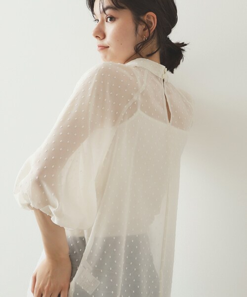 OPAQUE.CLIP（オペークドットクリップ）の「ドッドシアーボウタイブラウス【洗濯機洗い可】（シャツ/ブラウス・レディース・ネイビー/ブラック系4/オフホワイト・40/38/42）」の4枚目の写真