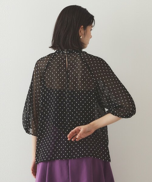 OPAQUE.CLIP（オペークドットクリップ）の「ドッドシアーボウタイブラウス【洗濯機洗い可】（シャツ/ブラウス・レディース・ネイビー/ブラック系4/オフホワイト・40/38/42）」の18枚目の写真