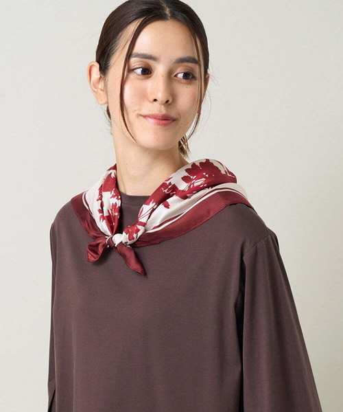 a.v.v（アーヴェヴェ）の「アソート大判スカーフ（ストール/ショール・レディース・ミント/ベージュ/ネイビー/レッド・38）」の4枚目の写真