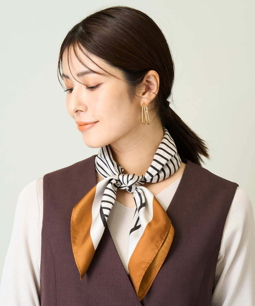 a.v.v（アーヴェヴェ）の「アソート大判スカーフ（ストール/ショール・レディース・ミント/ベージュ/ネイビー/レッド・38）」の5枚目の写真