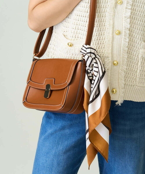 a.v.v（アーヴェヴェ）の「アソート大判スカーフ（ストール/ショール・レディース・ミント/ベージュ/ネイビー/レッド・38）」の6枚目の写真