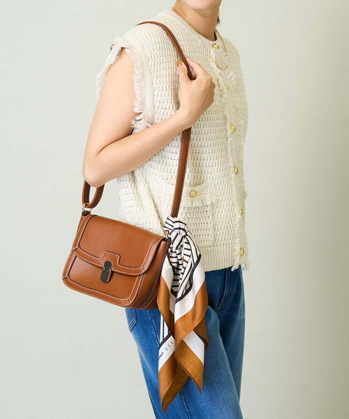 a.v.v（アーヴェヴェ）の「アソート大判スカーフ（ストール/ショール・レディース・ミント/ベージュ/ネイビー/レッド・38）」の7枚目の写真