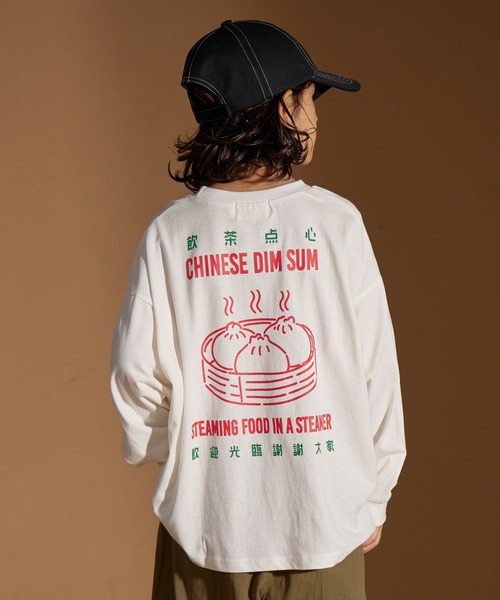 PAIRMANON STREET（ペアマノンストリート）の「【PAIRMANON STREET】アソート レトロ プリント ビッグシルエット 長袖 Tシャツ（Tシャツ/カットソー・キッズ・ブルー系その他3/ブラック系その他2/ブルー系その他2/ブルー系その他4/ベージュ系その他2/ブラック系その他6/ベージュ系その他/ブラック系その他4/ホワイト系その他2/ブラック系その他5/ホワイト系その他4/ブラック系その他3/ブラック系その他/オレンジ系その他/ブルー系その他/オレンジ/ホワイト系その他3/パープル系その他/ホワイト系その他/グリーン系その他・100/130/90/150/160/110/120/140）」の5枚目の写真