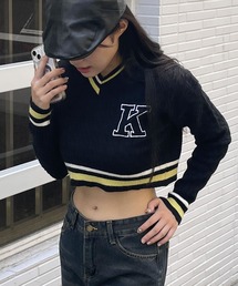 クロップ丈Vネックラインニット