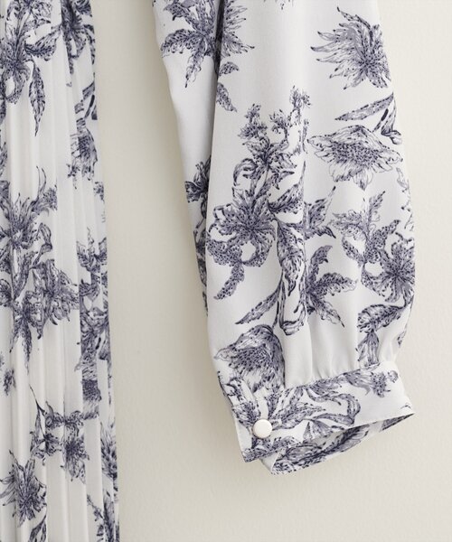 natural couture(ナチュラルクチュール)の「サイドプリーツデザインワンピース(ワンピース・レディース・その他1/その他2/その他3/ボルドー/グレイッシュベージュ・FREE)」の6枚目の写真