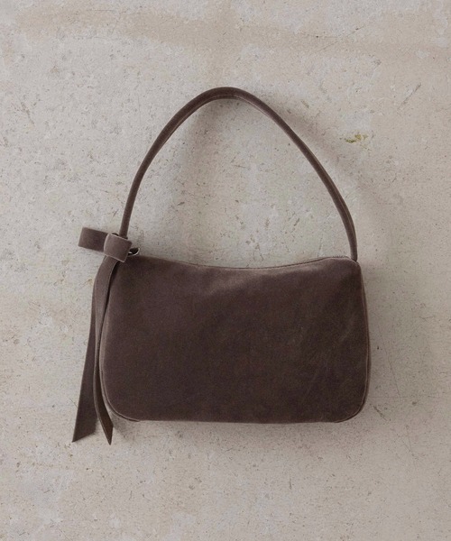 EFOLE（エフォル）の「Velor ribbon oneshoulder bag/ベロア リボン ワンショルダー バッグ（ショルダーバッグ・レディース・ブラック/チャコールグレー・FREE）」の17枚目の写真