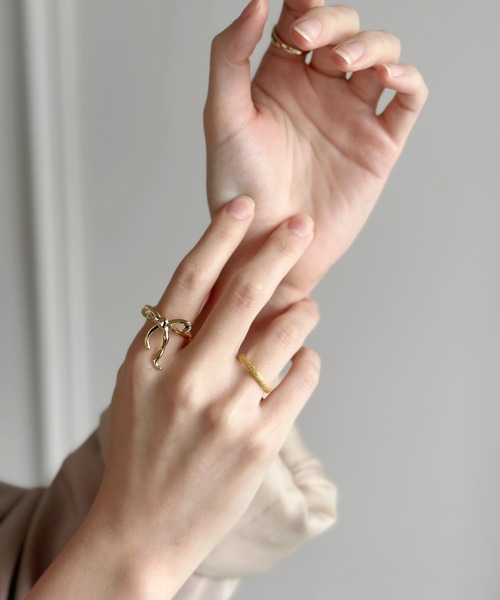 sowang(ソワン)の「ロング ナロー リボンリング-long narrow ribbon ring-(リング・レディース・シルバー/ゴールド・FREE)」の12枚目の写真