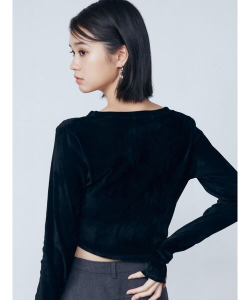 EMODA(エモダ)の「シアーベロアプレートトップス(Tシャツ/カットソー・レディース・グレー/ブルー/ブラック・FREE)」の5枚目の写真