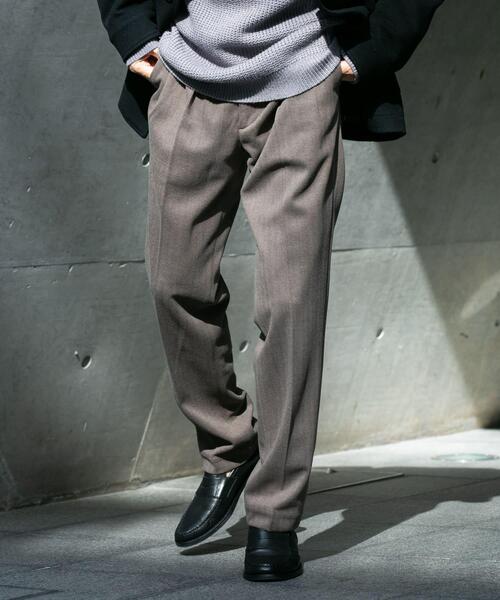 URBAN RESEARCH ROSSO MEN（アーバンリサーチロッソメン）の「『セットアップ対応』『XLサイズあり』クラシック2タックテーパードパンツ（その他パンツ・メンズ・ブラウン/ブラック/グレー系その他・MEDIUM/LARGE/X-LARGE）」の2枚目の写真