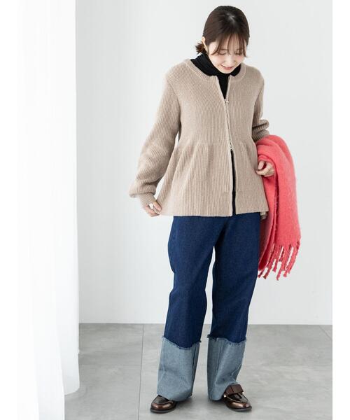 Te chichi TERRASSE（テチチテラス）の「◎ロールアップカットオフデニムパンツ（その他パンツ・レディース・ブルー/ネイビー・L/M）」の4枚目の写真