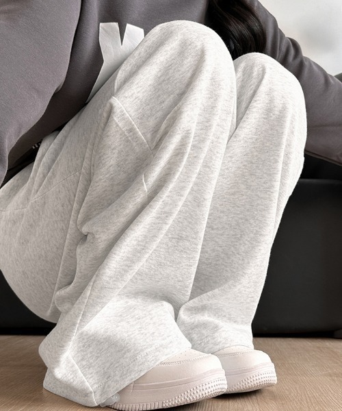 gossip！ロサンゼルス（ゴシップロサンゼルス）の「ニータック ワイドスウェットパンツ（スウェットパンツ・レディース・ホワイト/ライトグレー/ブラック/グレー・FREE）」の10枚目の写真