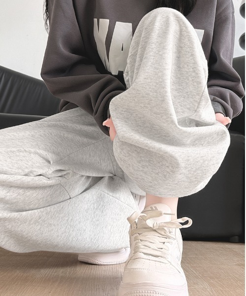 gossip！ロサンゼルス（ゴシップロサンゼルス）の「ニータック ワイドスウェットパンツ（スウェットパンツ・レディース・ホワイト/ライトグレー/ブラック/グレー・FREE）」の6枚目の写真