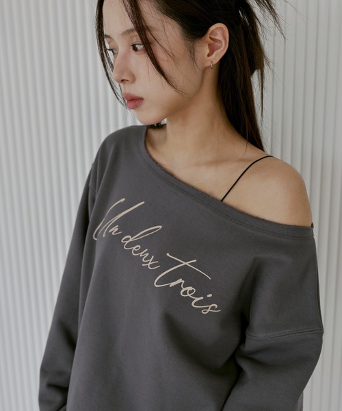 UNE MANSION（ユヌマンション）の「【UNE ORIGINAL】オーバーサイズオフショルダーUNEロゴレタリング切りっぱなしスウェットトレーナー（スウェット・レディース・グレー/オートミール/チャコール・FREE）」の22枚目の写真