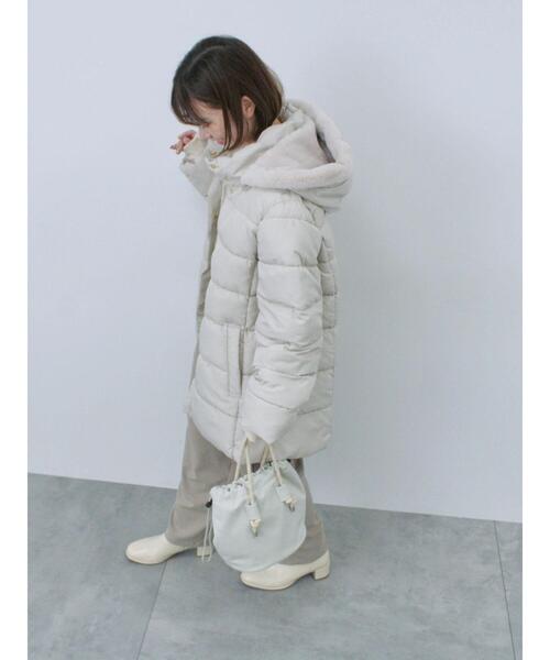 Samansa Mos2 blue(サマンサモスモスブルー)の「スタイルアップパデットコート(その他アウター・レディース・ベージュ/ライトベージュ/ブラック・M/L)」の4枚目の写真