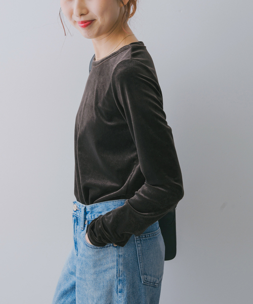 Spick & Span(スピックアンドスパン)の「ベロアロングスリーブプルオーバー(Tシャツ/カットソー・レディース・ブラウン系その他/ブラウン・FREE)」の6枚目の写真