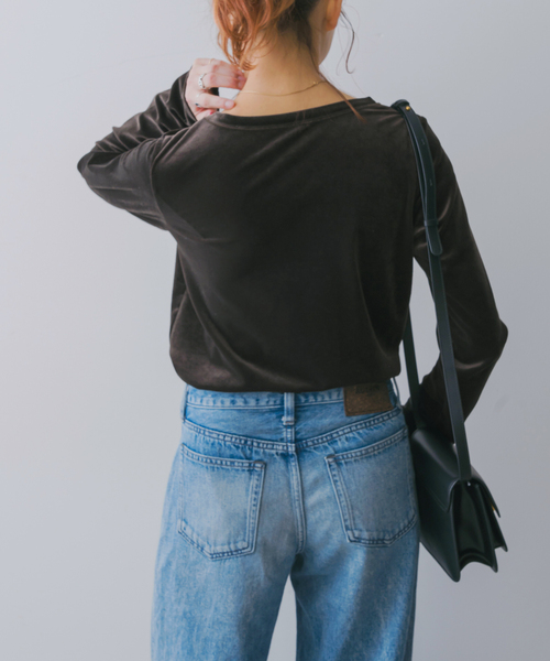 Spick & Span(スピックアンドスパン)の「ベロアロングスリーブプルオーバー(Tシャツ/カットソー・レディース・ブラウン系その他/ブラウン・FREE)」の7枚目の写真