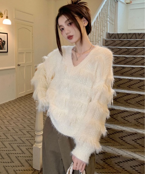kirakiraShop(キラキラショップ)の「ループヤーン シャギー Vネック ニット トップス(ニット/セーター・レディース・ブラウン/ホワイト/ピンク/ブルー・FREE)」の13枚目の写真