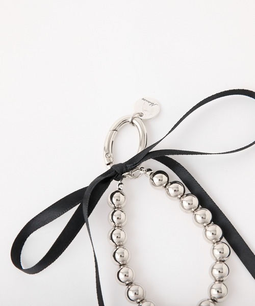 one after another NICE CLAUP（ワンアフターアナザーナイスクラップ）の「ボールチェーン×サテンリボンチャーム（チャーム・レディース・ブラック/ホワイト/ダークブラウン・FREE）」の14枚目の写真
