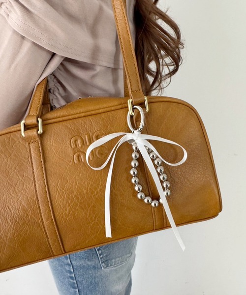 one after another NICE CLAUP（ワンアフターアナザーナイスクラップ）の「ボールチェーン×サテンリボンチャーム（チャーム・レディース・ブラック/ホワイト/ダークブラウン・FREE）」の7枚目の写真