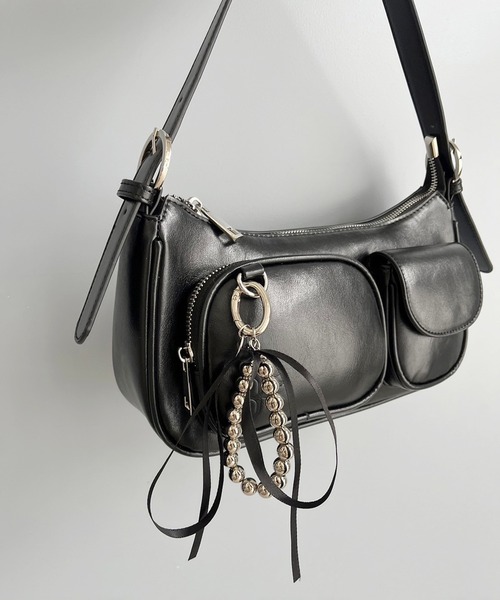 one after another NICE CLAUP（ワンアフターアナザーナイスクラップ）の「ボールチェーン×サテンリボンチャーム（チャーム・レディース・ブラック/ホワイト/ダークブラウン・FREE）」の4枚目の写真