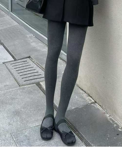 Fun & Daily（ファンアンドデイリー）の「F&D : 裏起毛・リブタイツ（タイツ/ストッキング・レディース・グレー/ブラック/チャコールグレー・FREE）」の3枚目の写真