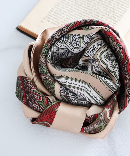 LEPSIM（レプシィム）の「スクエアスカーフ　303226（バンダナ/スカーフ・レディース・グリーン/ブラック/ライトピンク/ブラウン系その他/ブラック系その他/イエロー系その他/レッド系その他・ONE SIZE）」の7枚目の写真