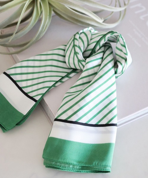 LEPSIM（レプシィム）の「スクエアスカーフ　303226（バンダナ/スカーフ・レディース・グリーン/ブラック/ライトピンク/ブラウン系その他/ブラック系その他/イエロー系その他/レッド系その他・ONE SIZE）」の4枚目の写真