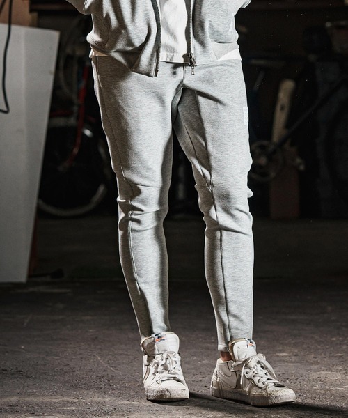 wjk reluxe（ダブルジェーケーリラックス）の「mp13269-cardboard knit skinny pants スキニーパンツ（その他パンツ・メンズ・ブラック/チャコール/トップグレー・L/S/M）」の4枚目の写真