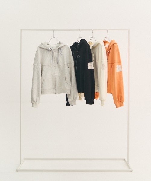 Muel Chic(ミュエルシック)の「Flon parka フロンパーカー(パーカー・レディース・ヘザーグレー/アイボリー/ブラック/オレンジ系・FREE)」の5枚目の写真