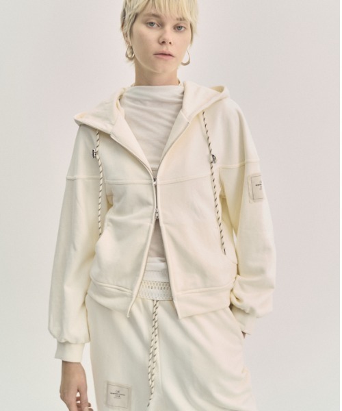 Muel Chic(ミュエルシック)の「Flon parka フロンパーカー(パーカー・レディース・ヘザーグレー/アイボリー/ブラック/オレンジ系・FREE)」の7枚目の写真