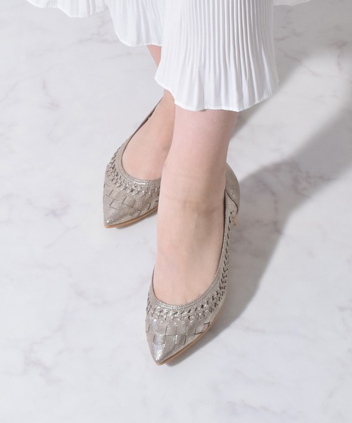 Bridget Birkin(ブリジットバーキン)の「【Bridget Birkin】編み込みフラットシューズ(551523)(パンプス・レディース・ピンク/ブラック/シルバー・23.5/24.5/23/24/22.5)」の2枚目の写真
