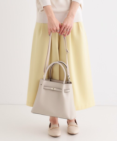 SHOO・LA・RUE(シューラルー)の「ベルト金具トートバッグ【2WAY】(トートバッグ・レディース・ブラック/ナチュラル/イエロー・00)」の9枚目の写真