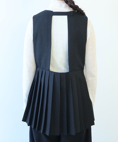 bulle de savon（ビュルデサボン）の「つぶつぶジャカード プリーツベスト（ベスト・レディース・ブラック・FREE）」の16枚目の写真