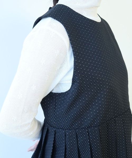 bulle de savon（ビュルデサボン）の「つぶつぶジャカード プリーツベスト（ベスト・レディース・ブラック・FREE）」の17枚目の写真