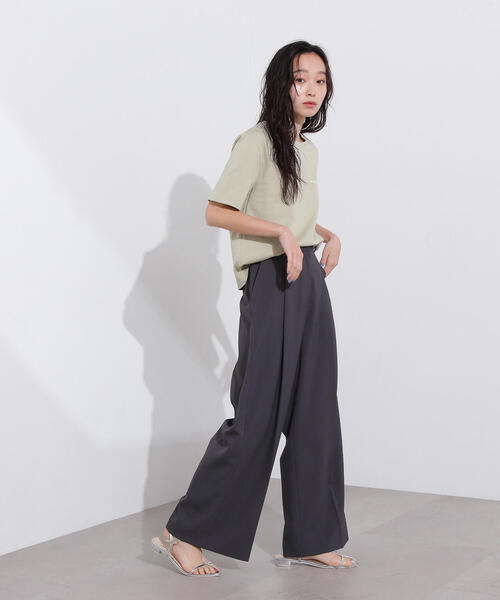 N.（N. Natural Beauty Basic）（エヌエヌナチュラルビューティーベーシック）の「ライトタックワイドパンツ（その他パンツ・レディース・チャコールグレー/オフホワイト/ブラウン・MEDIUM/SMALL）」の6枚目の写真