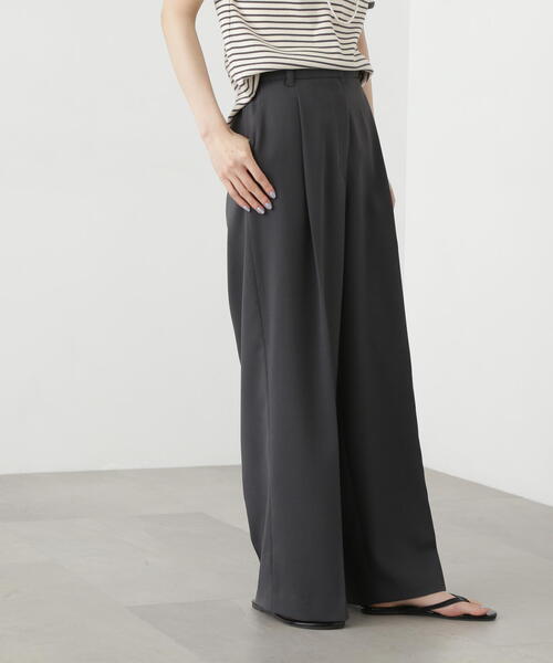 N.（N. Natural Beauty Basic）（エヌエヌナチュラルビューティーベーシック）の「ライトタックワイドパンツ（その他パンツ・レディース・チャコールグレー/オフホワイト/ブラウン・MEDIUM/SMALL）」の13枚目の写真