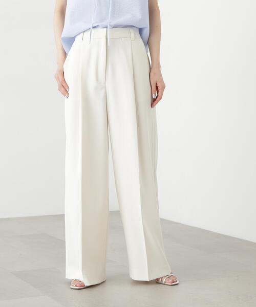 N.（N. Natural Beauty Basic）（エヌエヌナチュラルビューティーベーシック）の「ライトタックワイドパンツ（その他パンツ・レディース・チャコールグレー/オフホワイト/ブラウン・MEDIUM/SMALL）」の2枚目の写真