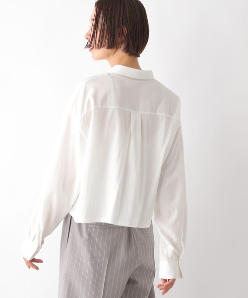 LEPSIM（レプシィム）の「Wポケット短丈シャツ　323752（シャツ/ブラウス・レディース・オフホワイト/ライトブルー・FREE）」の6枚目の写真