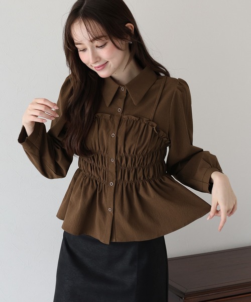 BLUEEAST(ブルーイースト)の「シャーリングビスチェレイヤードシャツ(シャツ/ブラウス・レディース・ベージュ/ホワイト/ブラック/ミント/ブラウン・MEDIUM)」の3枚目の写真