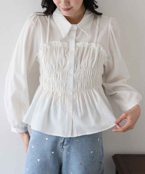 BLUEEAST(ブルーイースト)の「シャーリングビスチェレイヤードシャツ(シャツ/ブラウス・レディース・ベージュ/ホワイト/ブラック/ミント/ブラウン・MEDIUM)」の2枚目の写真