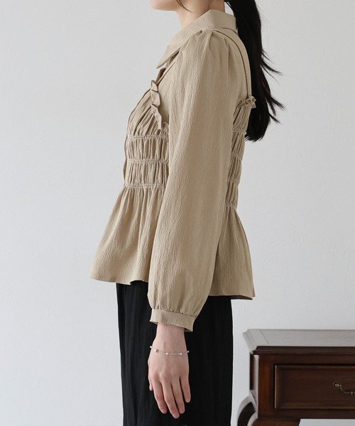 BLUEEAST(ブルーイースト)の「シャーリングビスチェレイヤードシャツ(シャツ/ブラウス・レディース・ベージュ/ホワイト/ブラック/ミント/ブラウン・MEDIUM)」の15枚目の写真