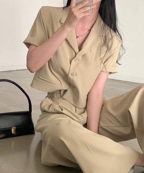 FAVORITO(ファヴォリート)の「Vネック半袖ポケット付きスラックス2点セットアップ(セットアップ・レディース・イエロー/グレー・F)」の8枚目の写真